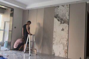 Film dán tấm ốp than tre thi công nhanh, dễ dàng, phù hợp nhiều bề mặt