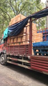 Xuất hàng khóa công trình vào miền Nam