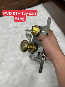 Khóa PVD Thiết kế tay sần vàng sang trọng, dễ sử dụng